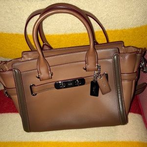 Coach Swagger Two-tone brown purse.